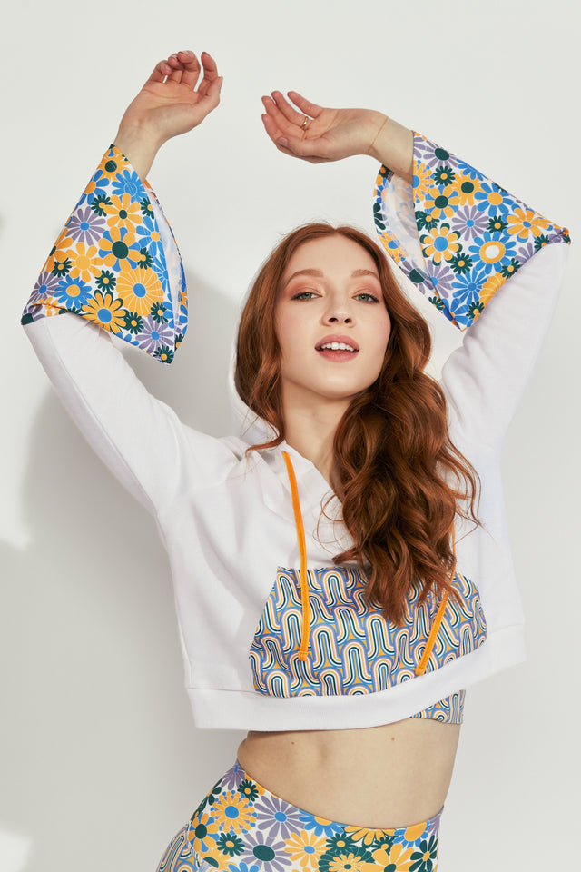 Melissa Becraft SS23 Comeback White/Print Cropped Flare Sleeve Hoodie