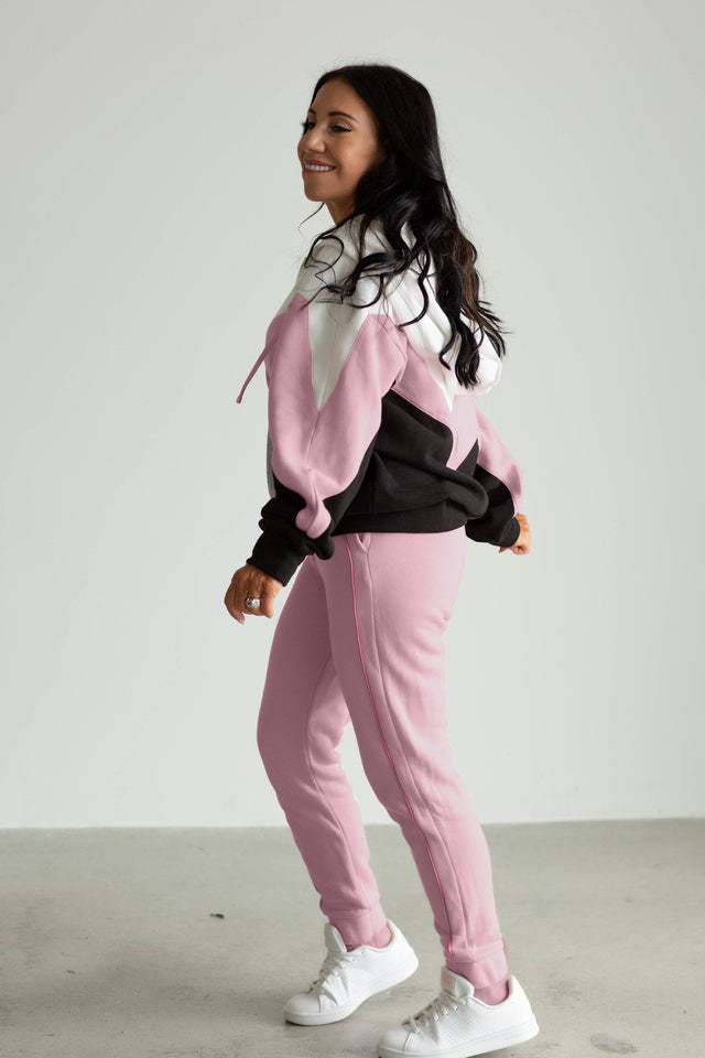 tWinning w/ Dawn & Cher AW22 Pink Jogger Pants - SewSewYou